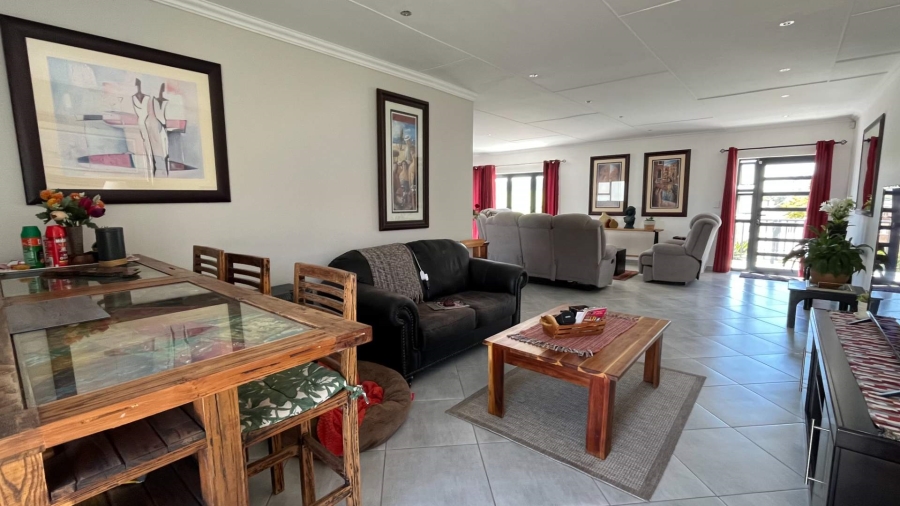 2 Bedroom Property for Sale in Reebok Western Cape